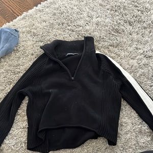 Black / white crop brandy Melville sweatshirt